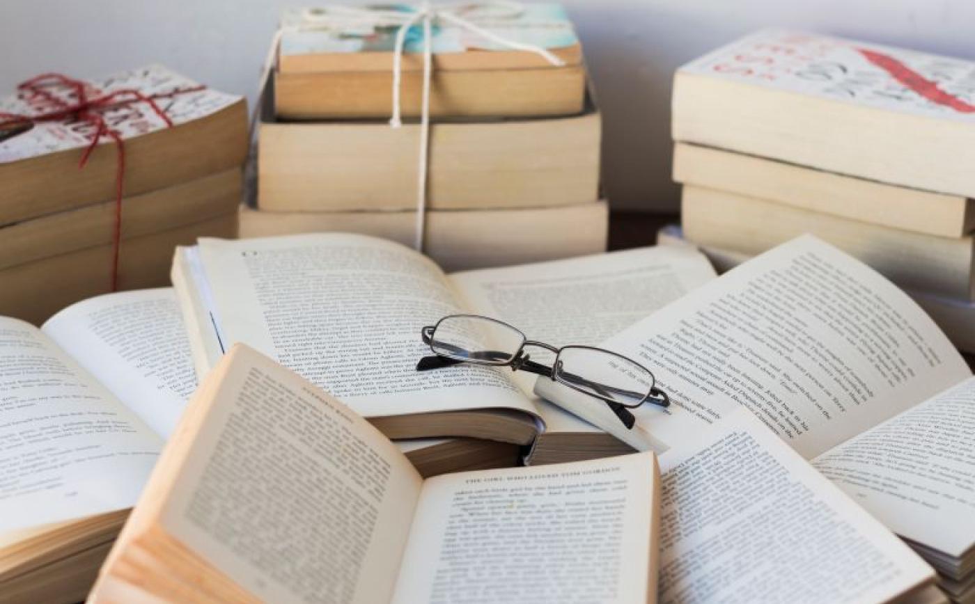 Salon du Livre à Vimoutiers - Freepik