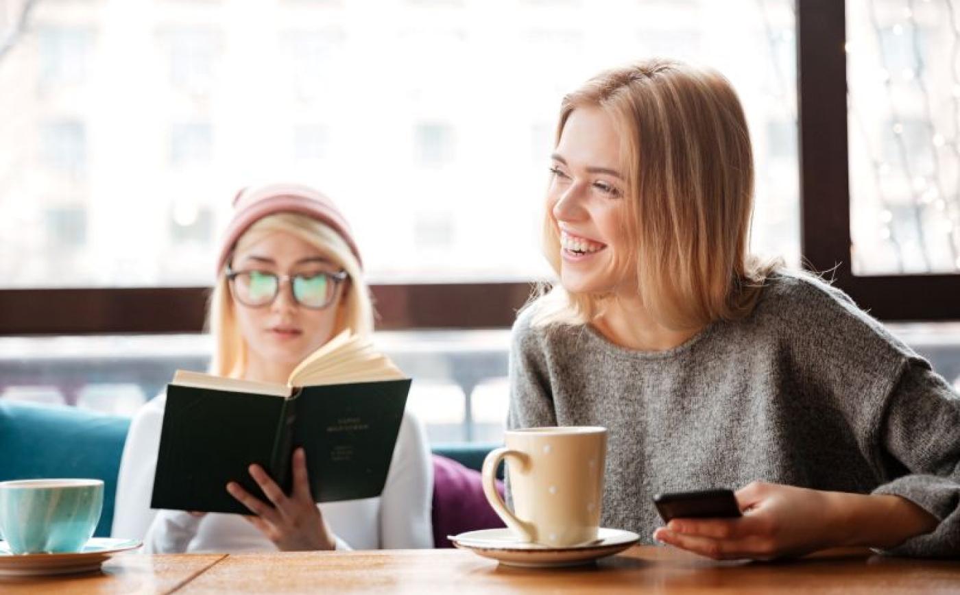 Café lecture - Freepik