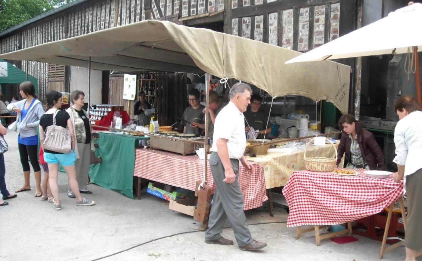 Marché à la Ferme à Crouttes - Karin BADDELY